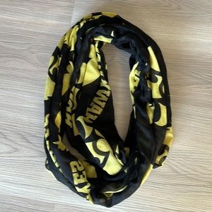 Iowa Hawkeyes Infinity Scarf Black/Yellow Lightweight University Sheer